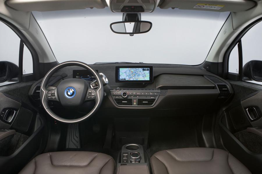 Торпедо BMW i3 Carbon Edition 2017 года  (NL) (фото 4 из 6)